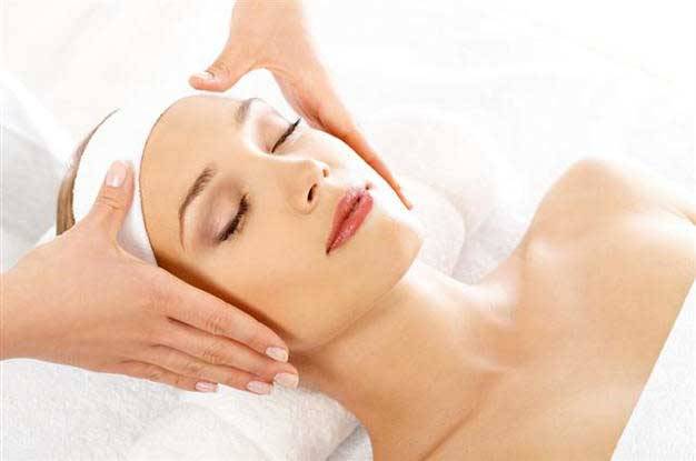 Basic Steps of A Facial