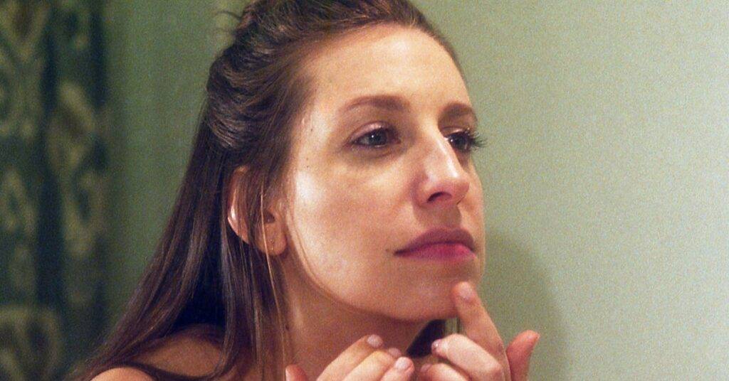 How to Use Comedone Extractor on Face: A Step-by-Step Guide