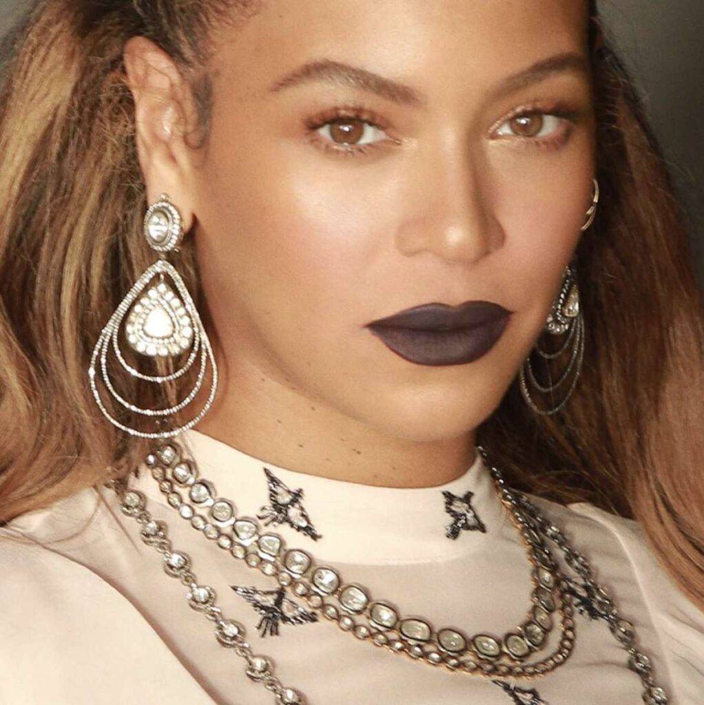 How to Wear Black Lipstick? Expert Tips for a Bold Look
