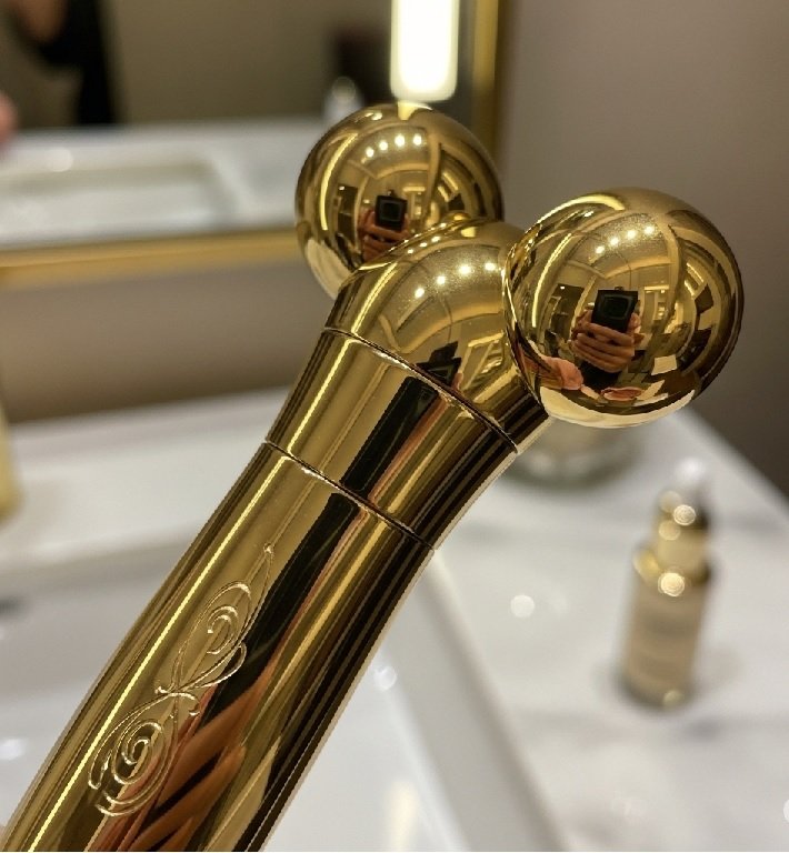 Gold Face Massage Stick for Anti-Aging