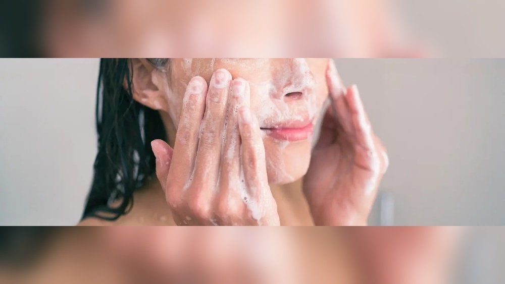 Best Time to Exfoliate Morning Or Night