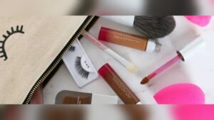 Keep Makeup from Bleeding in Heat